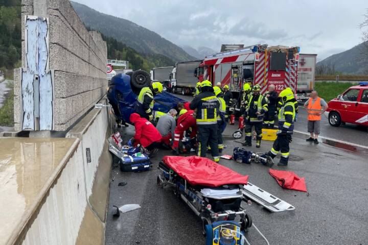 HFW Villach: Schwerer Verkehrsunfall im Oswaldibergtunnel