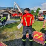 St. Lorenz: Dachstuhl brennt - Feuerwehr verhindert übergreifen auf Wohnbereich