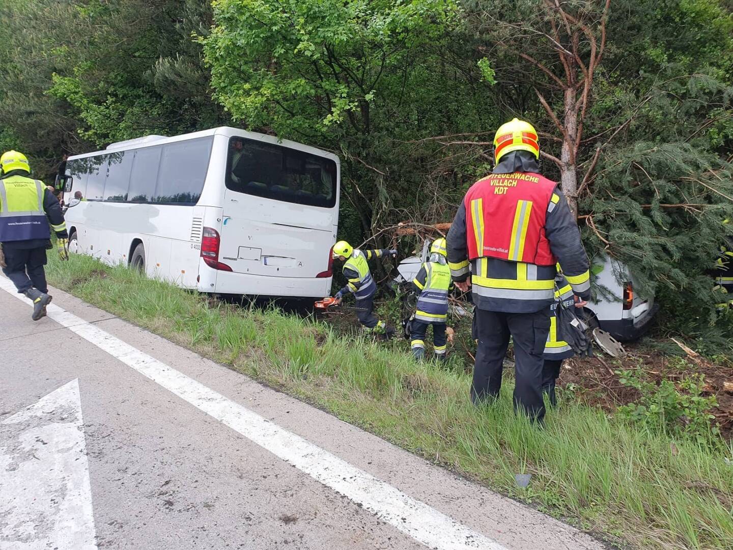 Verkehrsunfall mit Reisebus auf der Südautobahn