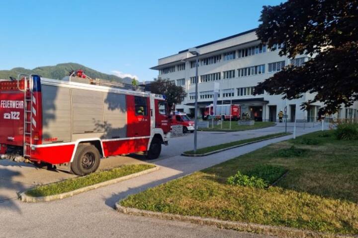 HFW Bad Ischl: Übung – Brandmeldealarm Landeskrankenhaus