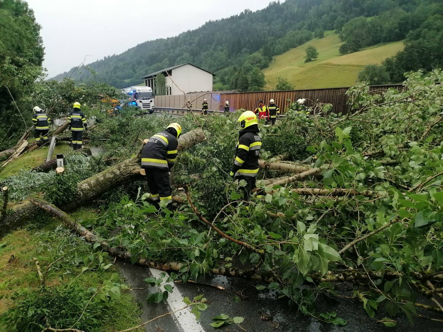 BFV Liezen: 25 Feuerwehren im Unwettereinsatz