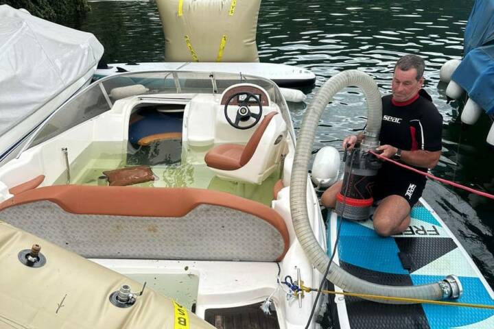 AFK Millstatt-Radenthein: Feuerwehr und Wasserrettung bergen gesunkenes Boot