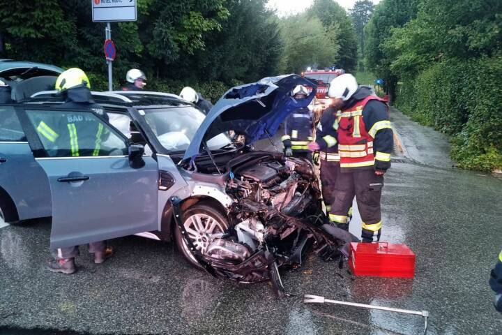 HFW Bad Ischl: Verkehrsunfall in der Bauerstraße