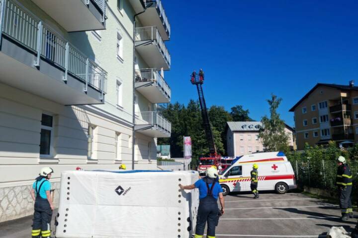 HFW Bad Ischl: Zwei Feuerwehren unterstützen Personenrettung
