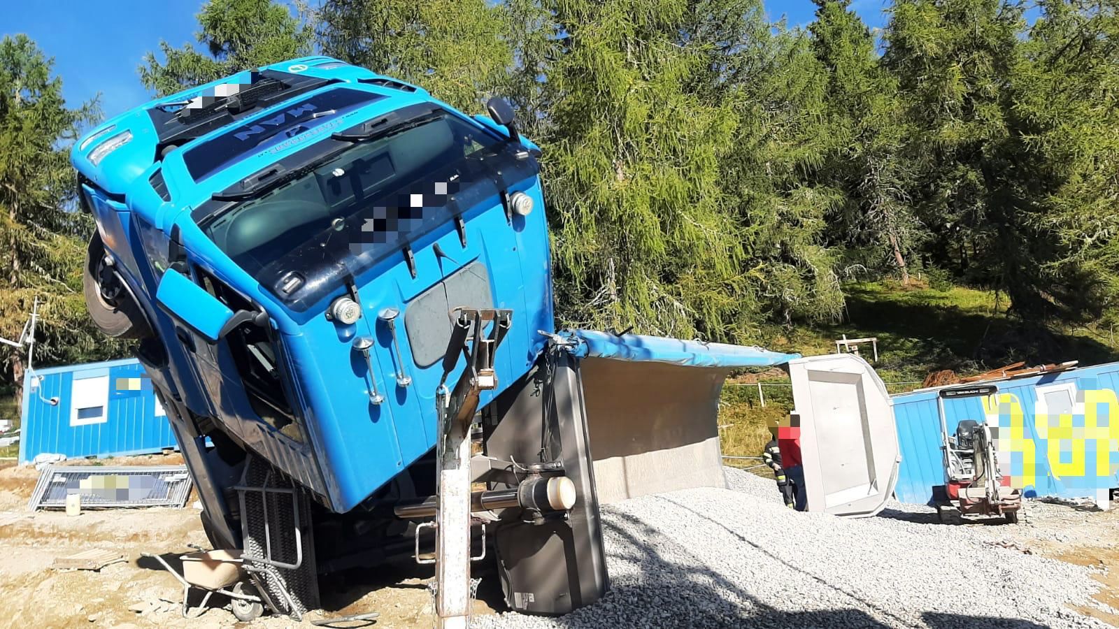 Arbeitsunfall mit LKW