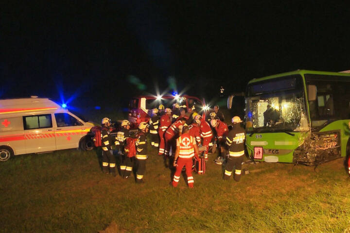 BFV Liezen: Busunglück bei Lengdorf forderte 5 Verletze
