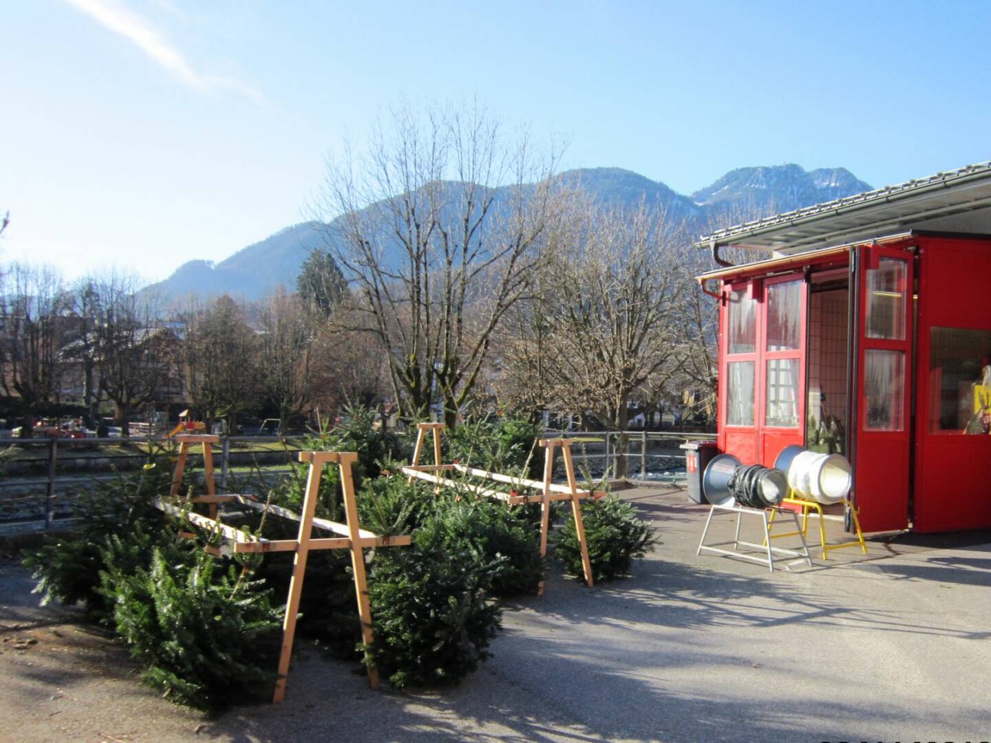 HFW Bad Ischl: Christbaumverkauf bei der Hauptfeuerwache