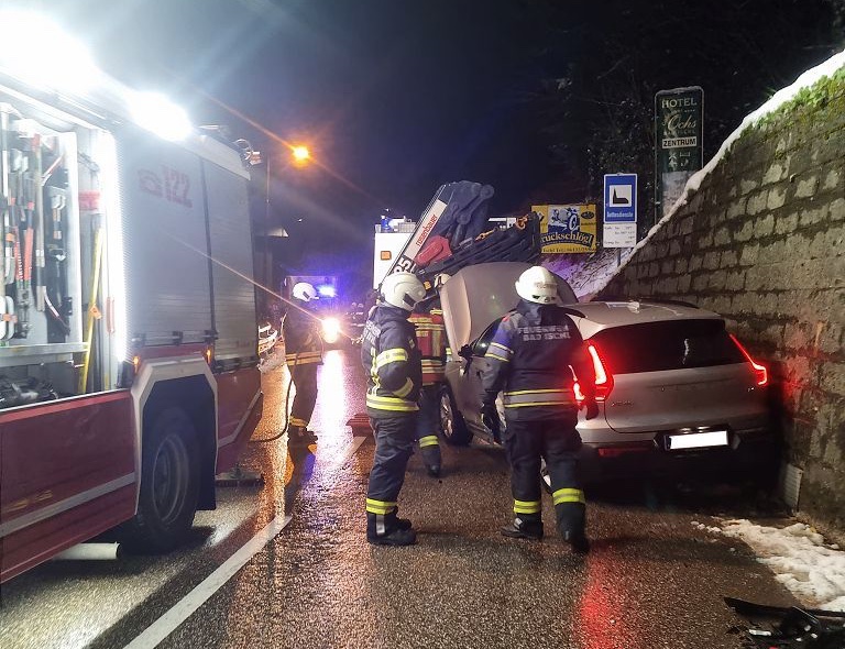 HFW Bad Ischl: Verkehrsunfall in der Salzburgerstraße