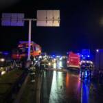 BFV Weiz: Schwerer LKW Unfall auf der B54 bei Gleisdorf