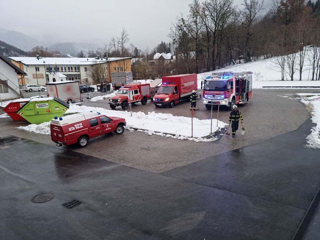 HFW Bad Ischl: Ölspur und Verkehrschaos im Weißenbachtal