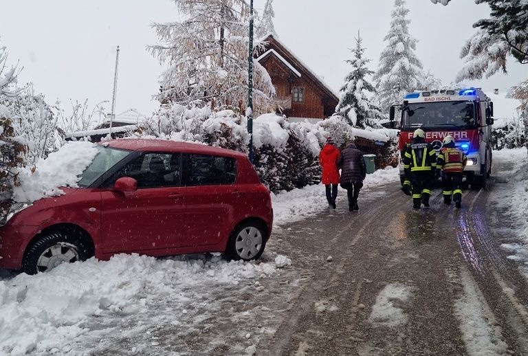 HFW Bad Ischl: Verkehrsunfall in der Lärchenwaldstraße