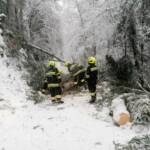 Schnee - Rund 300 Einsatzkräfte im Dauereinsatz
