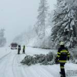 Schnee - Rund 300 Einsatzkräfte im Dauereinsatz