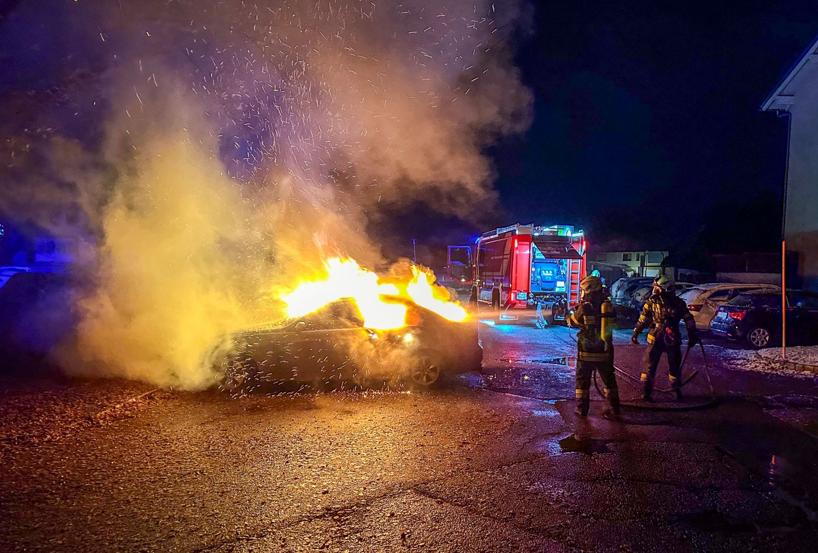 FF Fürnitz: Fahrzeugbrand in der Nacht auf Sonntag