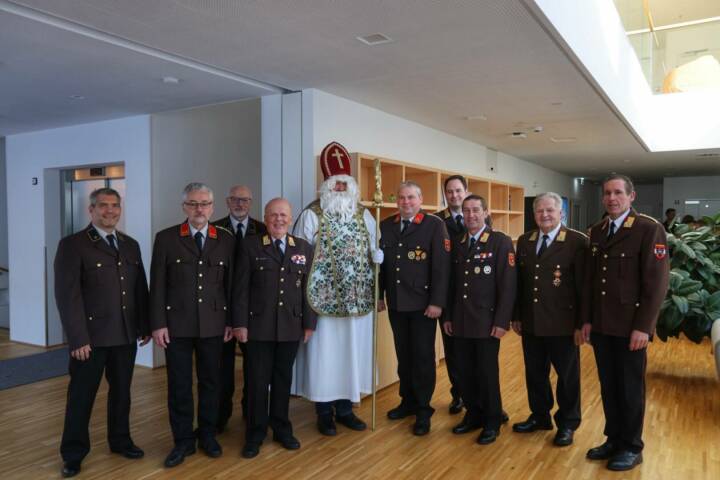BFKDO Flachgau: Nikolausaktion der Feuerwehrjugend