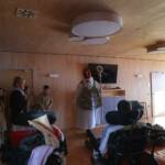 Der Nikolaus und die Feuerwehrjugend aus dem Bezirk Flachgau auf Besuch im Konradinum in Eugendorf