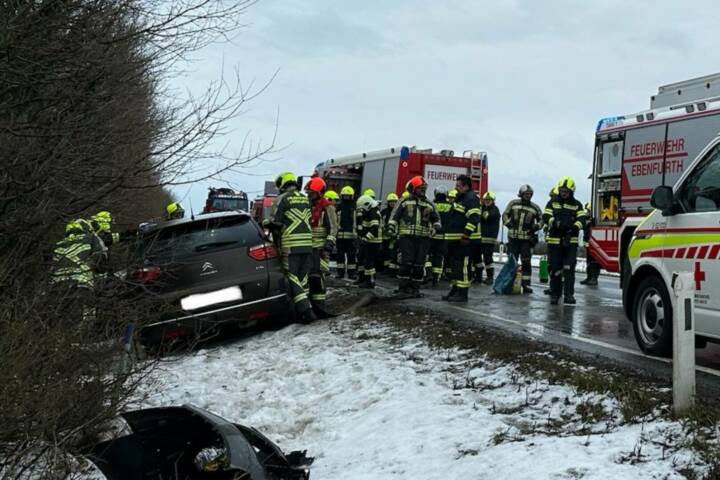 FF Ebenfurth: Schwerer Verkehrsunfall auf der B60