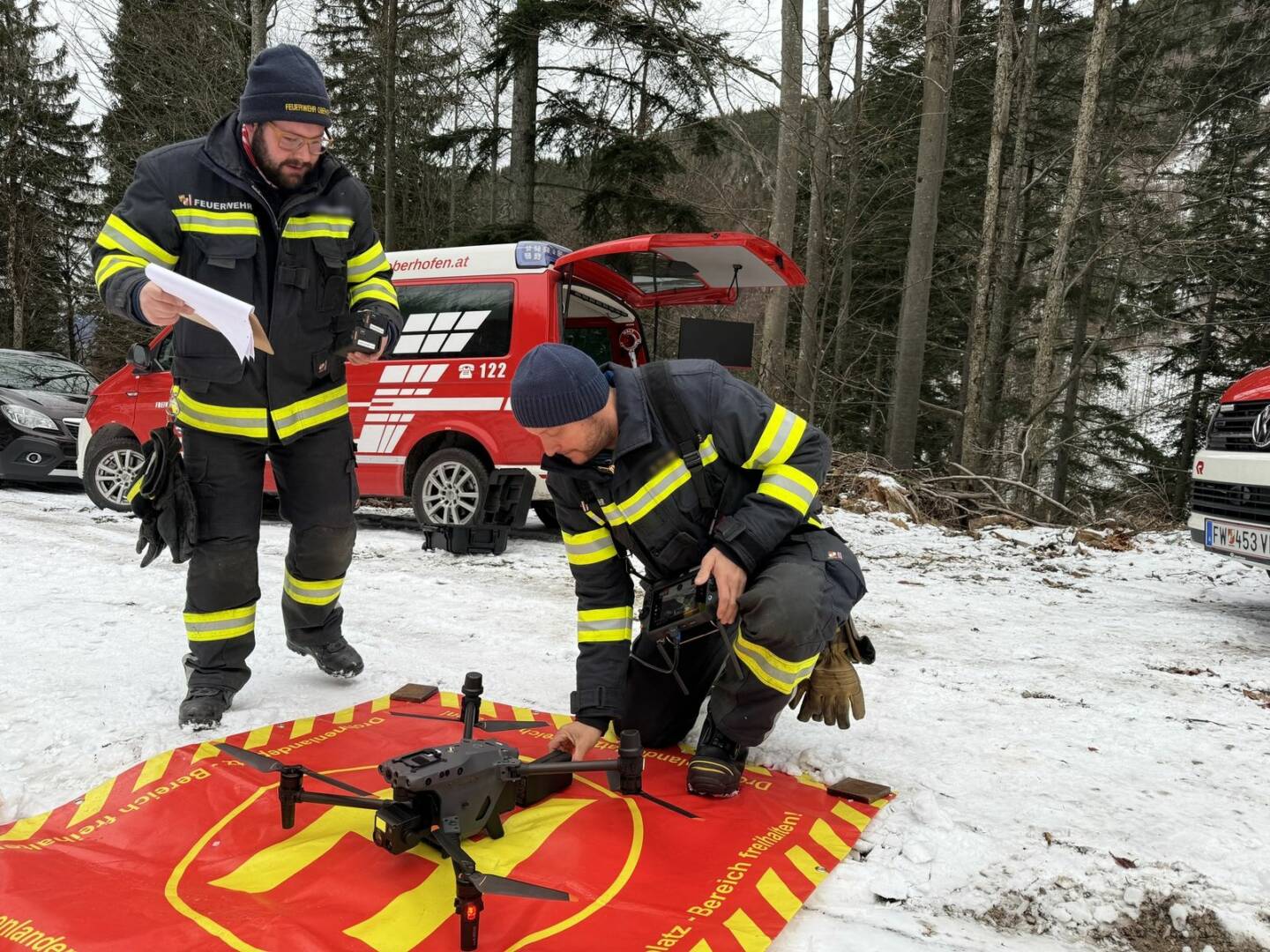 AFK Mondsee: Bergrettung und Feuerwehrdrohnen retten Hund