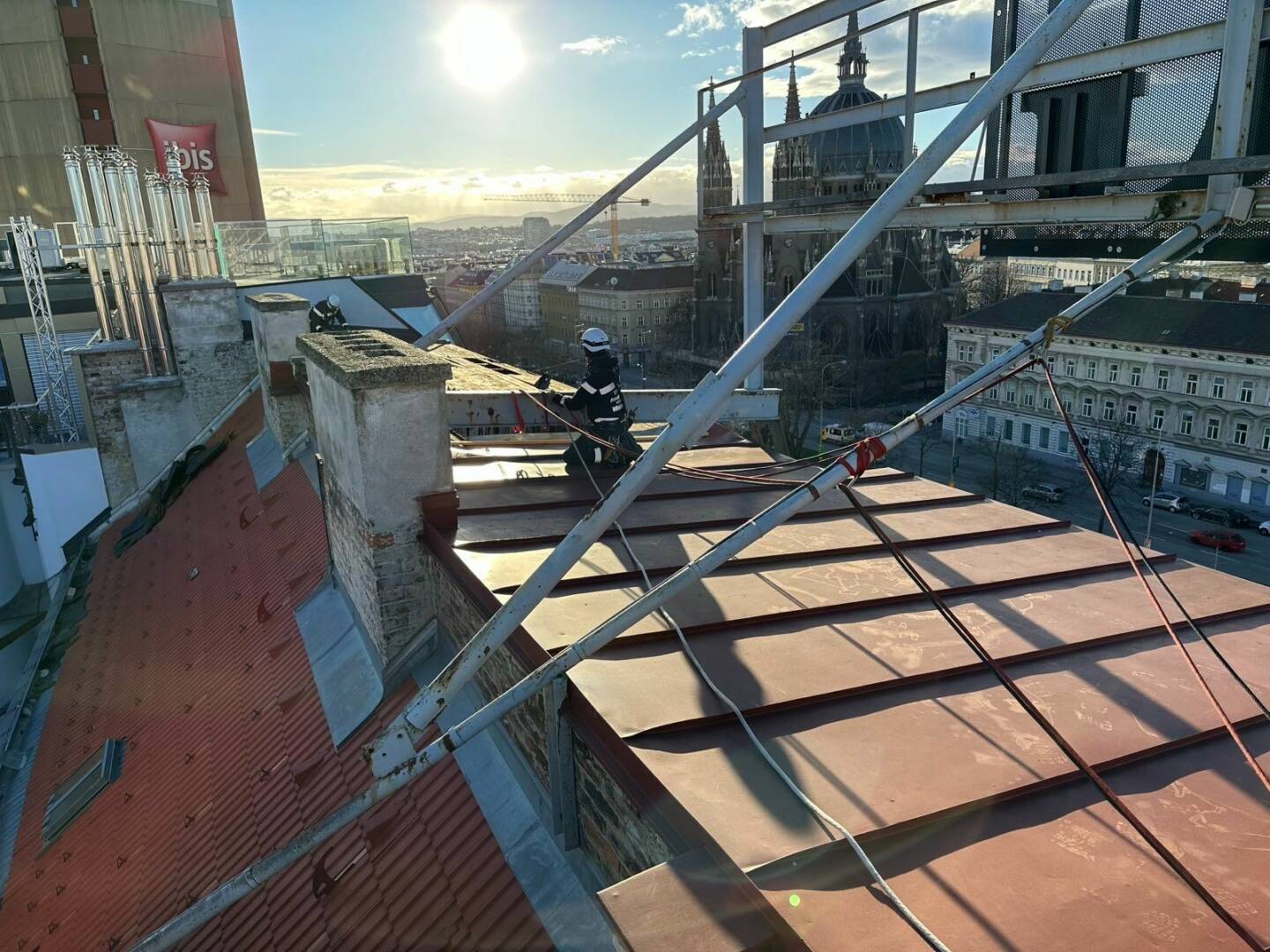 BF Wien: Sturm und Sturmböen sorgen für hunderte Einsätze