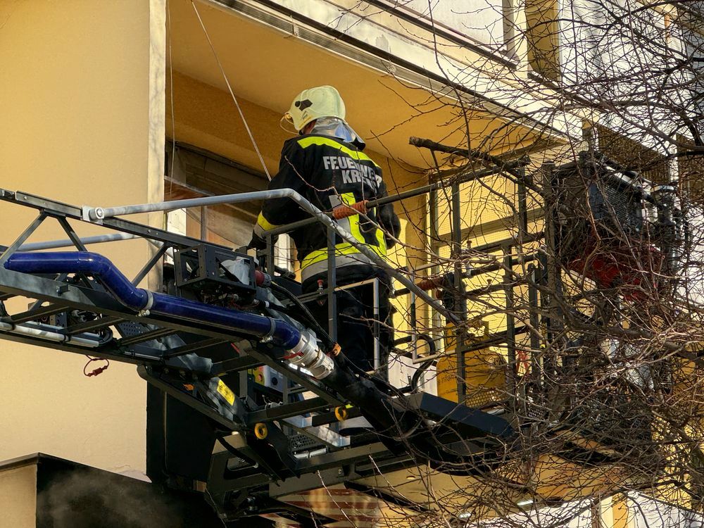 FF Krems: Balkonbrand in Lerchenfeld rasch unter Kontrolle