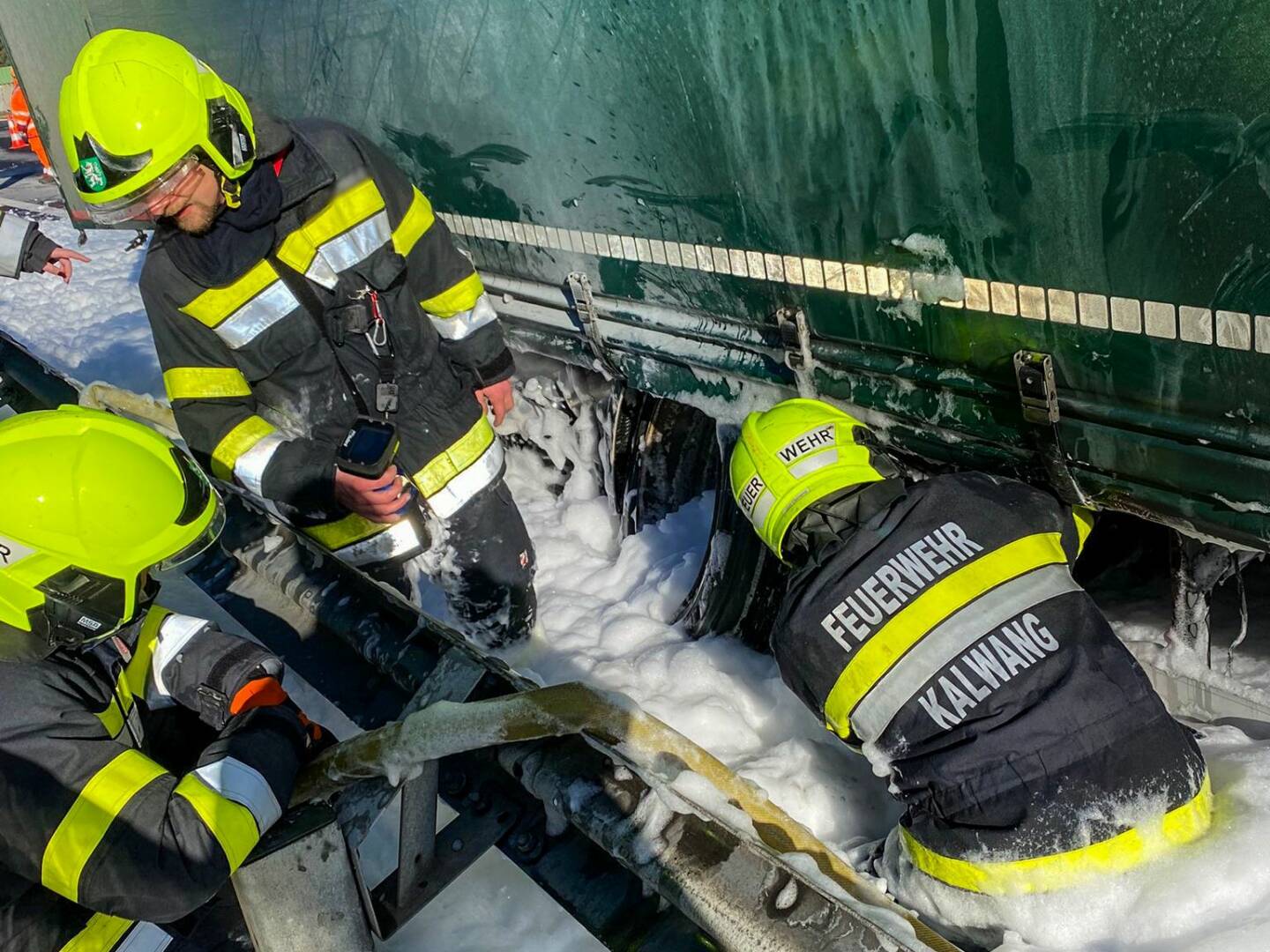 BFV Leoben: Lkw-Brand auf der A9 bei Mautern