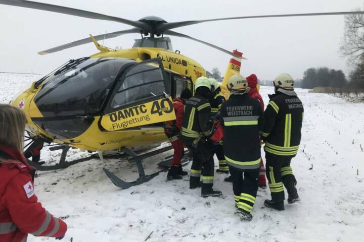 FF Weistrach: Forstunfall – Baum auf Person
