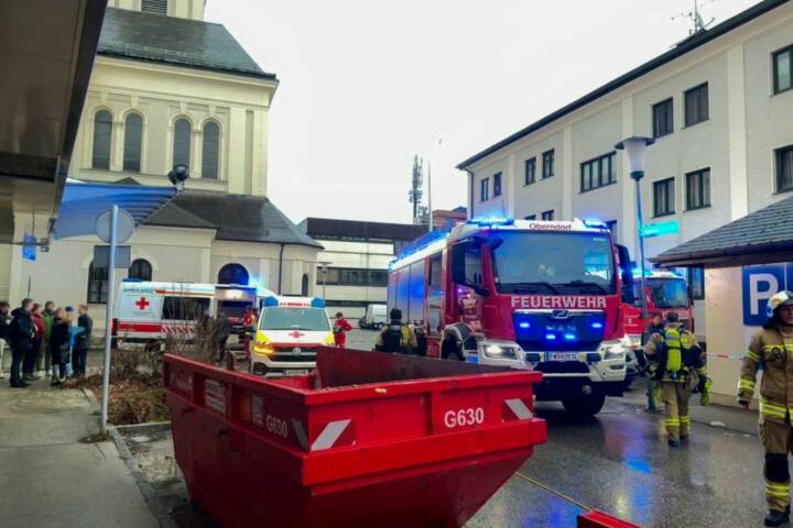 FF Oberndorf: Gaseinsatz durch Bauarbeiten in Gebäude