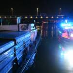 Güterschiff vor dem Sinken im Donaustrom gerettet
