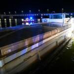 Güterschiff vor dem Sinken im Donaustrom gerettet