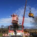 LKW-Bergung mit zwei Feuerwehrkranen im Bezirk Horn