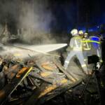 Hütte samt Werkstatt in Vollbrand