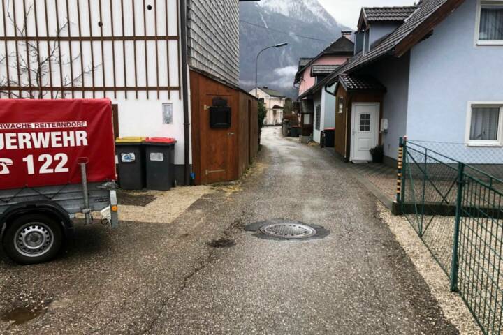 HFW Bad Ischl: Ölspur-Einsatz in der Sulzbachfelderstraße