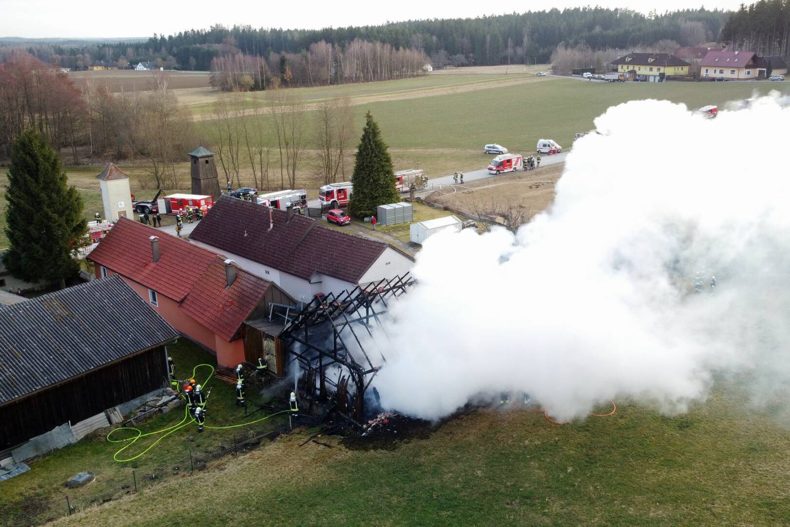 BFK Waidhofen/Thaya: Schuppen in Eisenreichs abgebrannt