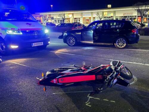 Verkehrsunfall mit Personenschaden zwischen PKW und Moped