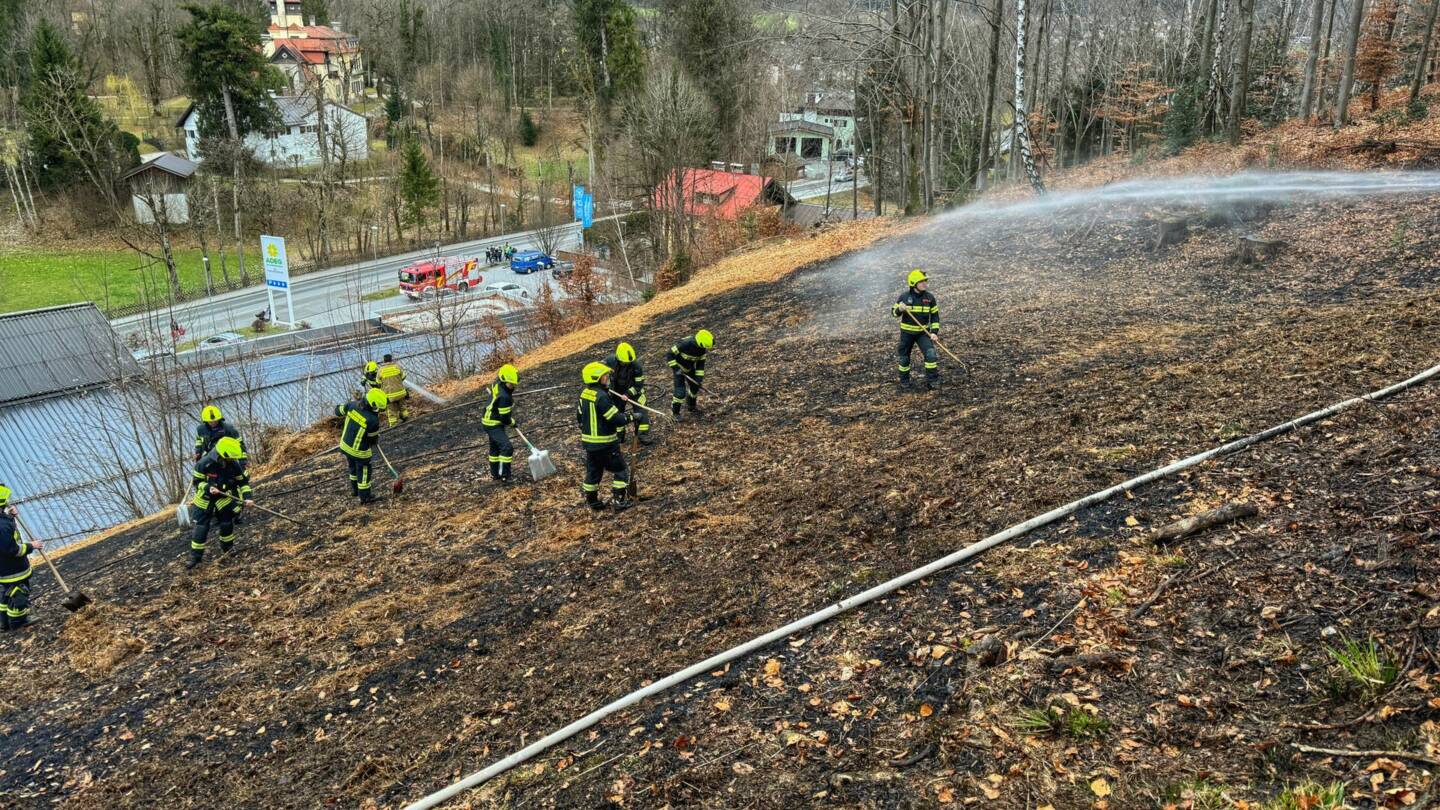 Alarmstufe 2 bei Flächenbrand in Großgmain