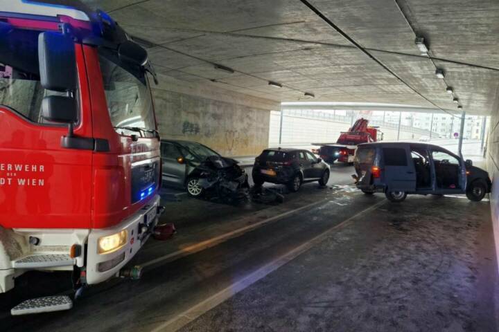 BF Wien: Verkehrsunfall in Wien X