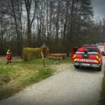 FF Pasching: Personenrettung – Kind in Baum eingeklemmt