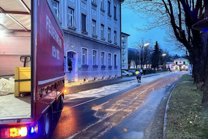 HFW Villach: Massive Ölspur in der Innenstadt
