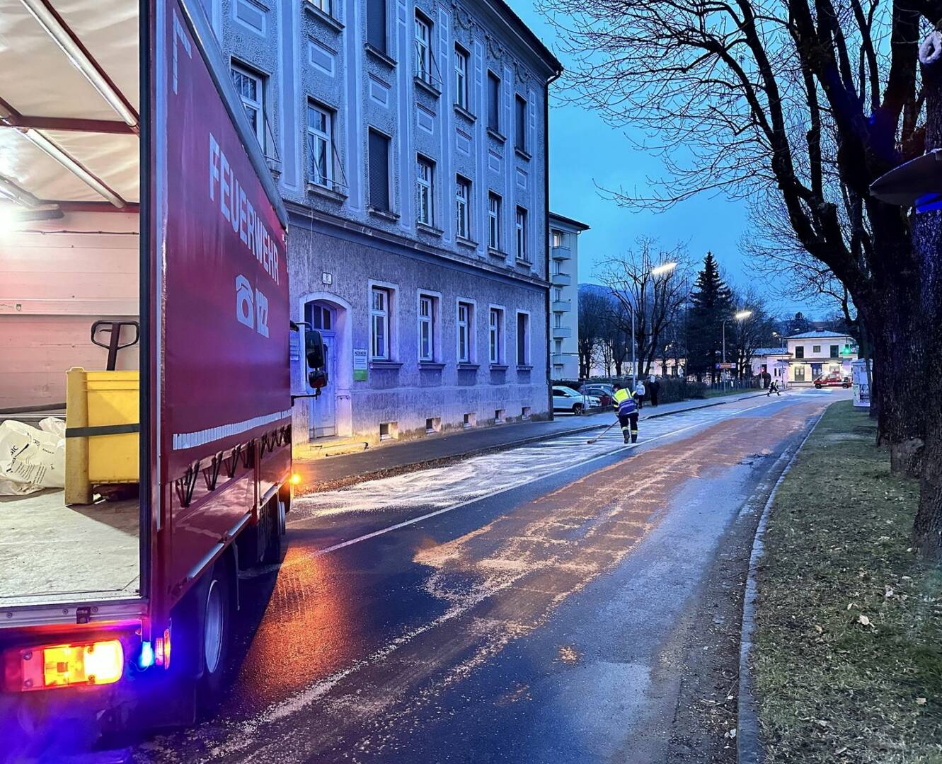 HFW Villach: Massive Ölspur in der Innenstadt