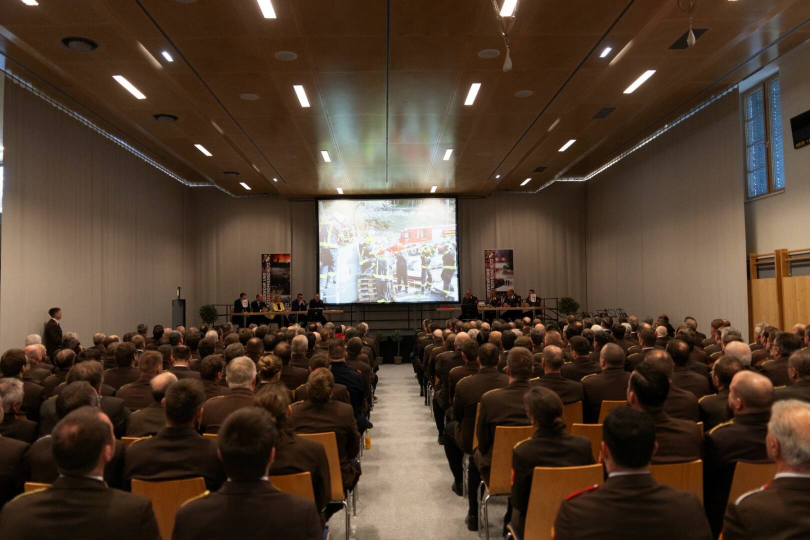 BFK Wiener Neustadt: Bezirksfeuerwehrtag in Weikersdorf