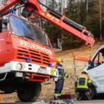 Transporter mit Kran geborgen