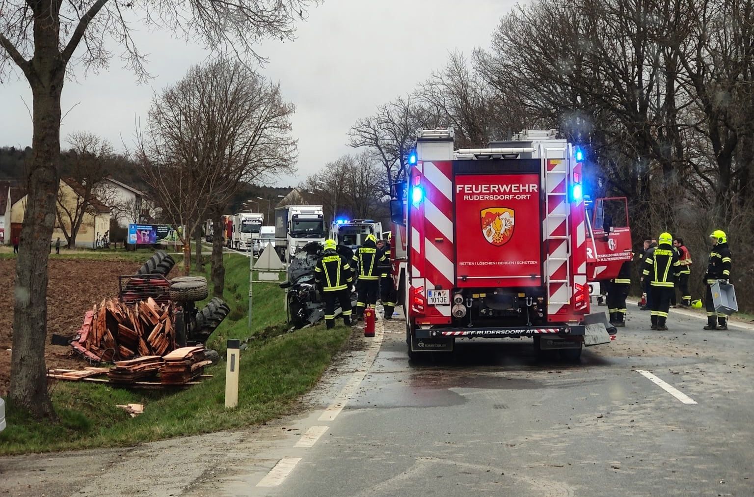 BFKDO Jennersdorf: Schwerer Verkehrsunfall bei Dobersdorf