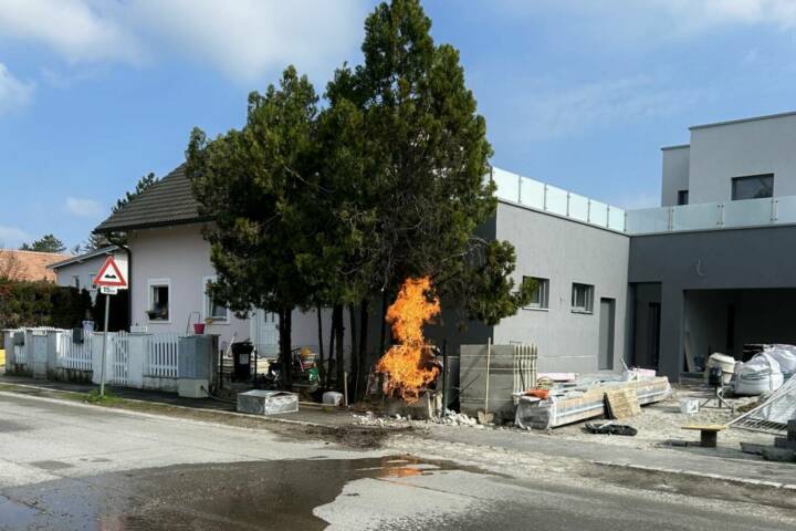 FF Strasshof a.d. Nordbahn: Brand einer Gasleitung