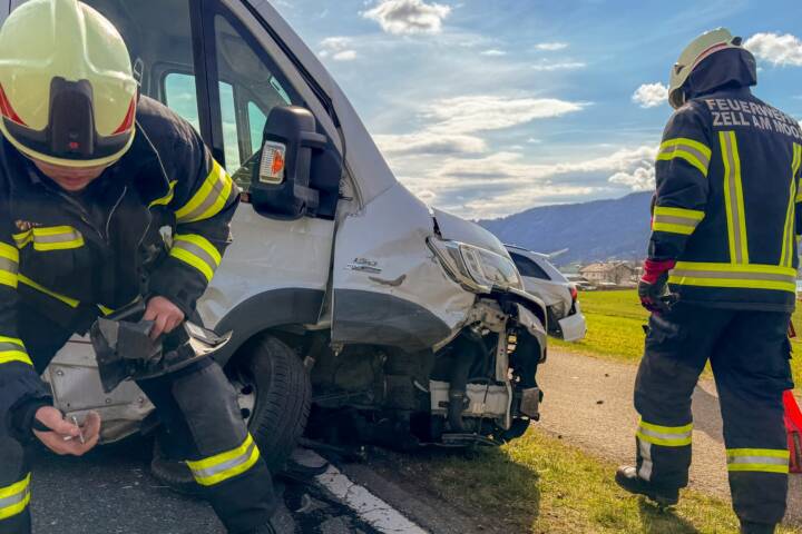 AFKDO Mondsee: Mehrfacher Schutzengel bei schwerem Verkehrsunfall