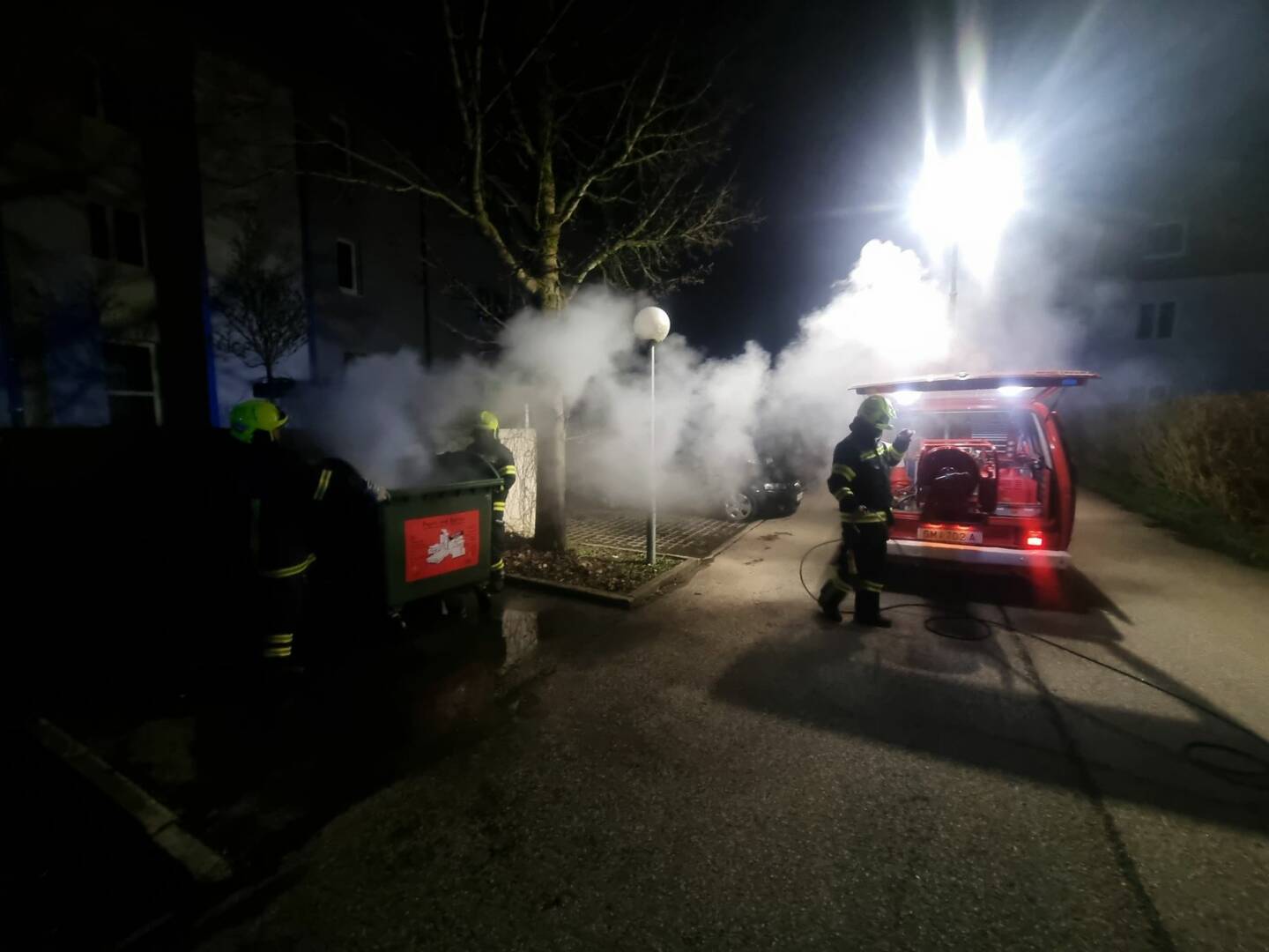 HFW Bad Ischl: Abfallcontainer gerät in Brand