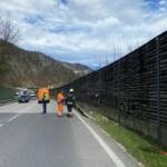 Kleinbus bei Verkehrsunfall aufgerissen