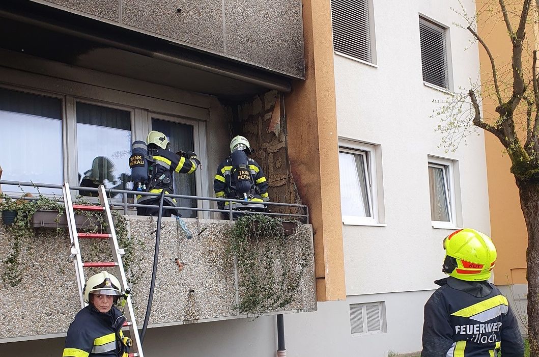 HFW Villach: Balkonbrand im Stadtteil Auen