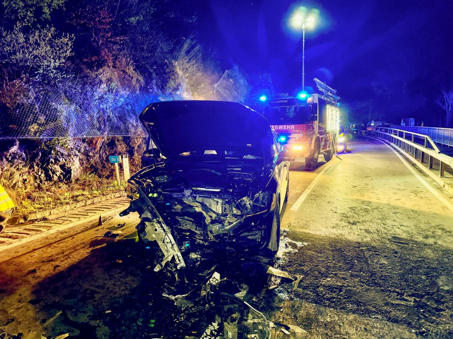 AFKDO Mondsee: Tödlicher Verkehrsunfall mit 4 PKWs