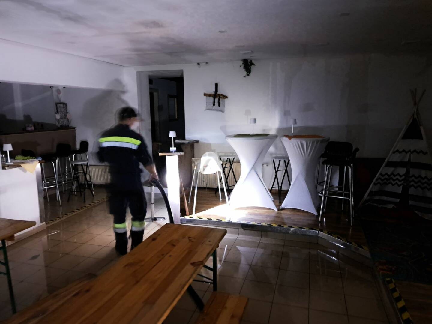 FF Kapfenberg-Diemlach: Wasserrohrbruch flutet Keller