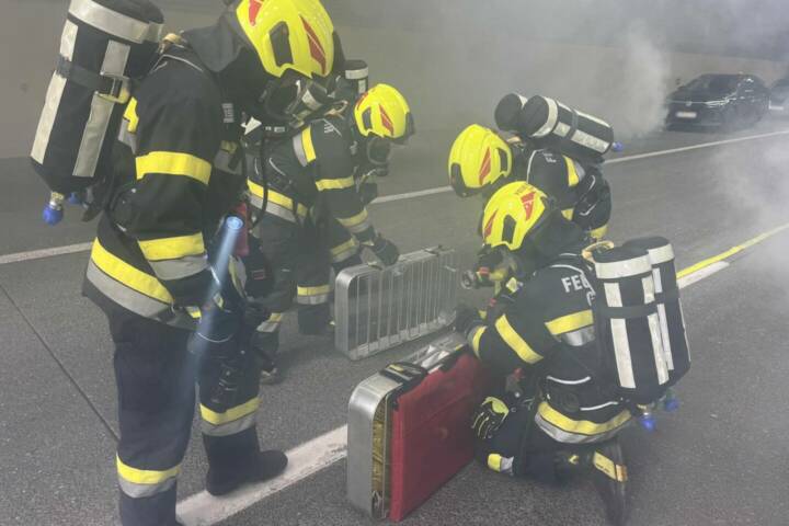 FF Gmünd: Großübung auf der A10 – EH Trebesing
